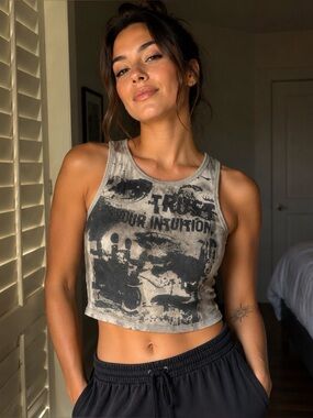 ROMWE Beige and Black Distressed Graphic Crop Tank